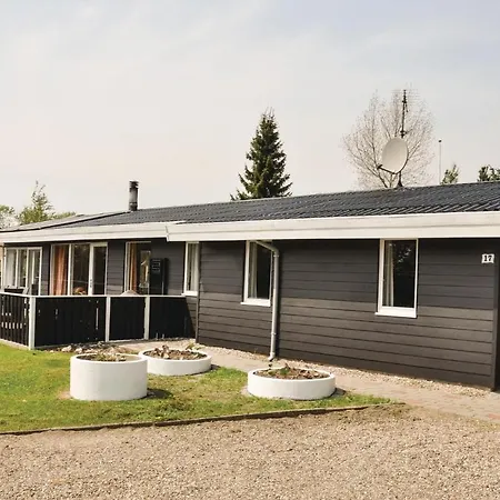 Hébergement de vacances Stunning Home In Middelfart With Sauna *